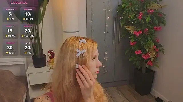 JuanaSumma online show from March 19, 2026, 6:13 am