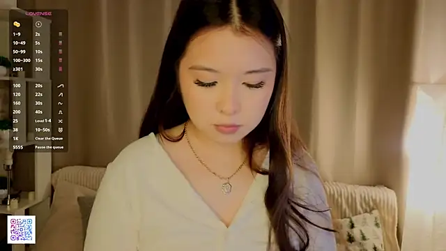 Snapshot of CarmanHenning chatting on February 9, 2026, 4:10 am CarmanHenning online show from February 9, 2026, 4:10 am