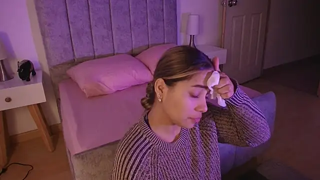 Lucy Carson  online show from March 29, 2026, 3:41 am