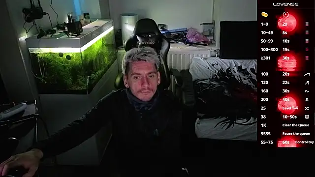 Rayzel White online show from March 3, 2026, 7:43 pm