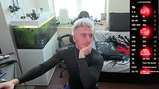 Rayzel White online show from March 4, 2026, 12:13 pm