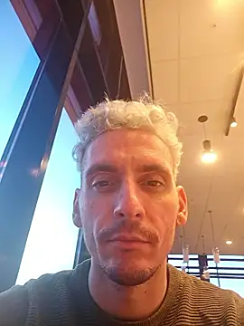 Rayzel White online show from January 17, 2026, 3:59 pm