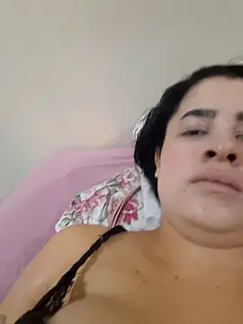 Snapshot of Neveencantada00 chatting on April 26, 2026, 12:52 am Neveencantada00 online show from April 26, 2026, 12:52 am