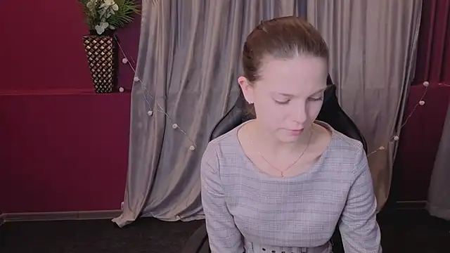 Snapshot of RoseWaulhgberg chatting on January 14, 2026, 1:53 am RoseWaulhgberg online show from January 14, 2026, 1:53 am