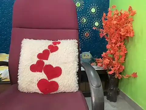 Snapshot of Brown-beauty chatting on June 8, 2026, 9:04 pm Brown-beauty online show from June 8, 2026, 9:04 pm