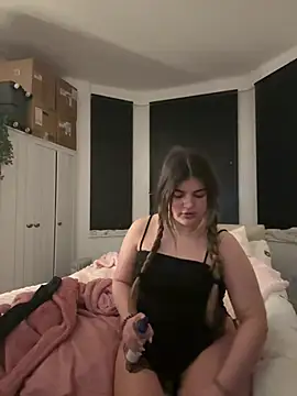 Snapshot of LilaMason chatting on January 15, 2026, 10:13 pm LilaMason online show from January 15, 2026, 10:13 pm