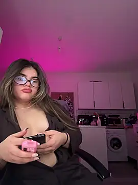 Snapshot of LilaMason chatting on January 14, 2026, 7:39 pm LilaMason online show from January 14, 2026, 7:39 pm