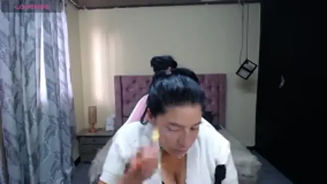 Snapshot of keileen_luna chatting on April 20, 2026, 8:21 pm keileen luna online show from April 20, 2026, 8:21 pm