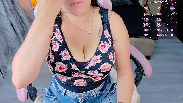 Snapshot of keileen_luna chatting on May 13, 2026, 7:54 pm keileen luna online show from May 13, 2026, 7:54 pm