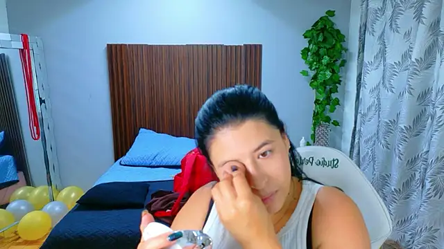 Snapshot of keileen_luna chatting on April 23, 2026, 8:21 pm keileen luna online show from April 23, 2026, 8:21 pm
