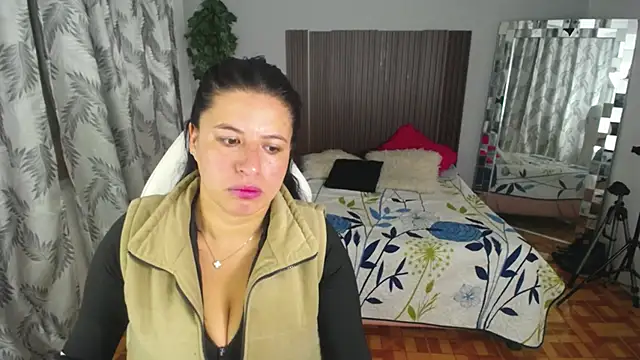 Snapshot of keileen_luna chatting on May 23, 2026, 12:37 pm keileen luna online show from May 23, 2026, 12:37 pm