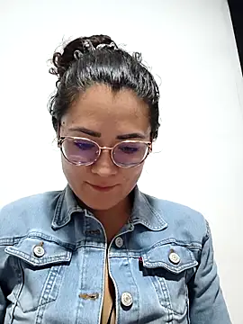 Freyarosse online show from February 6, 2026, 10:44 am