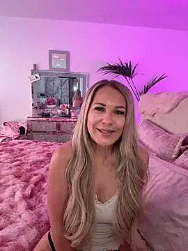 JulieSol online show from April 4, 2026, 7:15 am