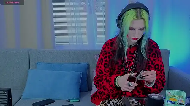 ToxicKittyy online show from February 14, 2026, 2:17 pm