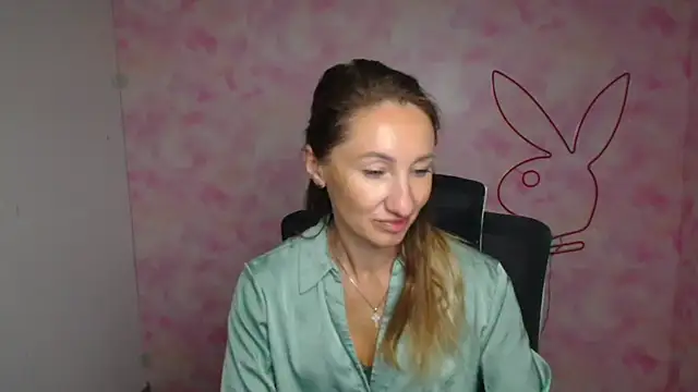 Diana Sweeet  online show from March 23, 2026, 6:24 am