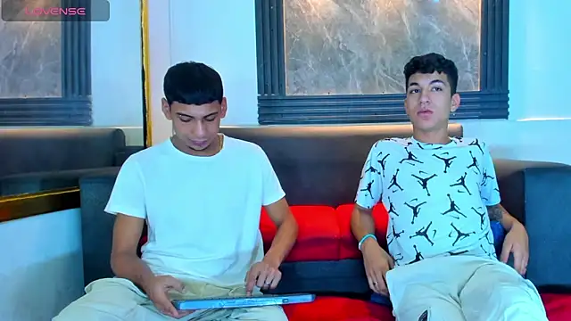 ALEX KEITH26 online show from April 9, 2026, 12:11 pm