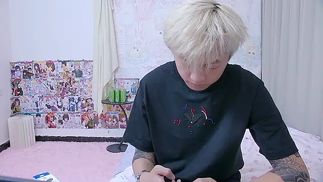 Chocolates-001 online show from April 12, 2026, 11:57 am