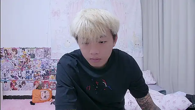 Chocolates-001 online show from April 20, 2026, 11:57 am