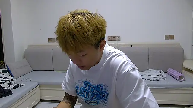 Chocolates-001 online show from March 21, 2026, 6:14 am