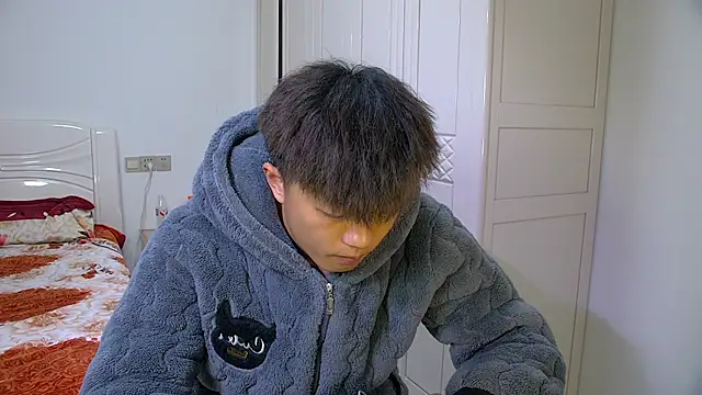 Chocolates-001 online show from January 18, 2026, 10:07 am