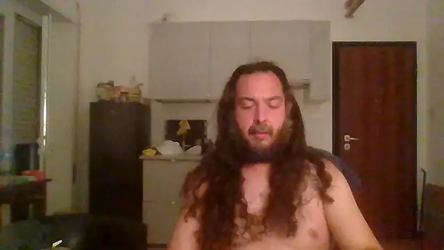 Snapshot of ulysses85 chatting on June 17, 2026, 12:32 am ulysses85 online show from June 17, 2026, 12:32 am