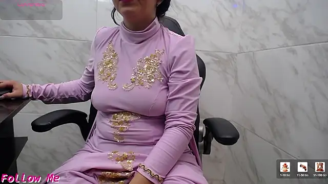 jasmine700141 online show from February 26, 2026, 7:14 pm