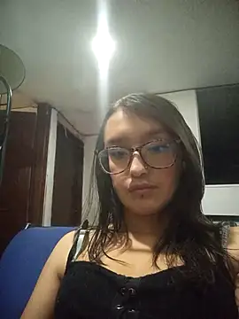 Snapshot of Karla-giraldo_1 chatting on February 2, 2026, 9:25 pm Karla-giraldo 1 online show from February 2, 2026, 9:25 pm