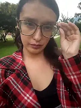 Snapshot of Karla-giraldo_1 chatting on March 3, 2026, 2:24 pm Karla-giraldo 1 online show from March 3, 2026, 2:24 pm