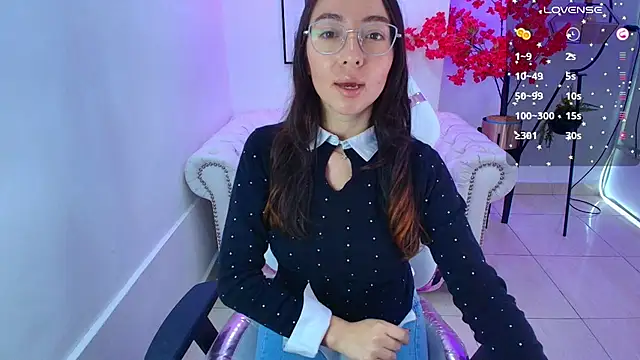 Snapshot of Veronica_miiller chatting on July 11, 2026, 7:25 pm Veronica miiller online show from July 11, 2026, 7:25 pm