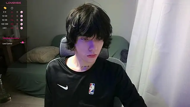 LeonBoykisser online show from February 11, 2026, 10:04 am