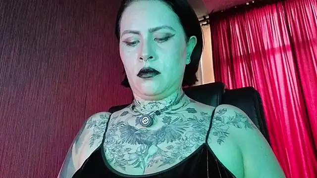 Mistressolivia07 online show from April 3, 2026, 5:19 pm