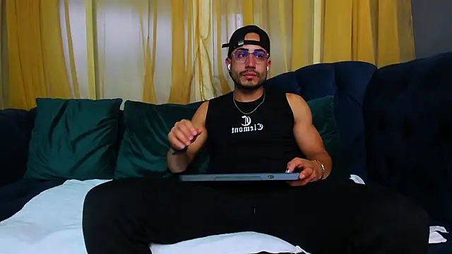 Vans Ross online show from February 11, 2026, 8:09 pm