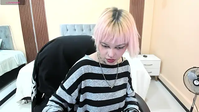 Snapshot of Bela_Craxkerr chatting on May 23, 2026, 12:59 pm Bela Craxkerr online show from May 23, 2026, 12:59 pm