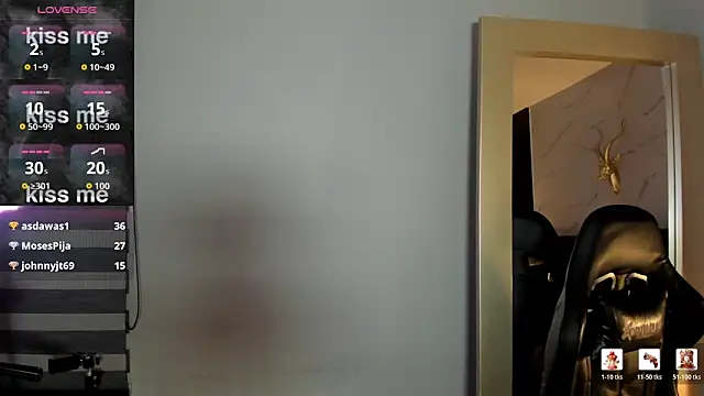 KomiCatt online show from February 23, 2026, 6:19 pm