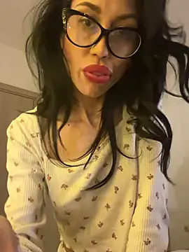 Snapshot of MisssMysticc chatting on February 3, 2026, 2:00 am MisssMysticc online show from February 3, 2026, 2:00 am