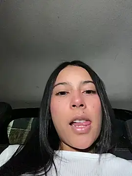 Paula-montes- online show from February 9, 2026, 11:47 pm