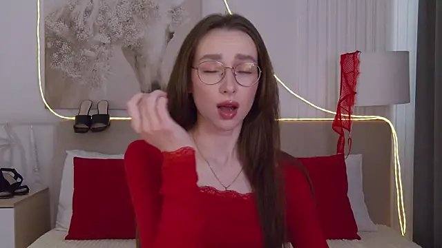 Emily Simon online show from April 10, 2026, 5:25 am