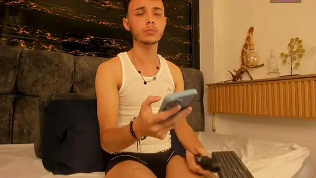 Snapshot of Alhan_Twink chatting on February 7, 2026, 7:22 pm Alhan Twink online show from February 7, 2026, 7:22 pm