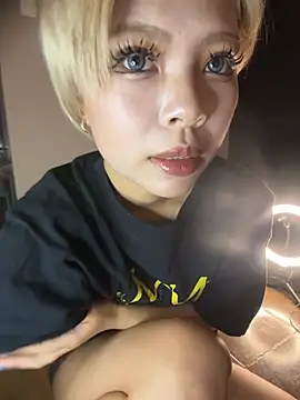 BADBITCHISAKI online show from March 23, 2026, 1:55 pm