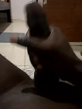 Snapshot of Bersti04 chatting on January 15, 2026, 7:12 am Bersti04 online show from January 15, 2026, 7:12 am