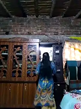 Hot Sweeti online show from April 15, 2026, 10:10 am