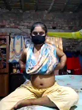 Hot Sweeti online show from April 18, 2026, 11:12 am