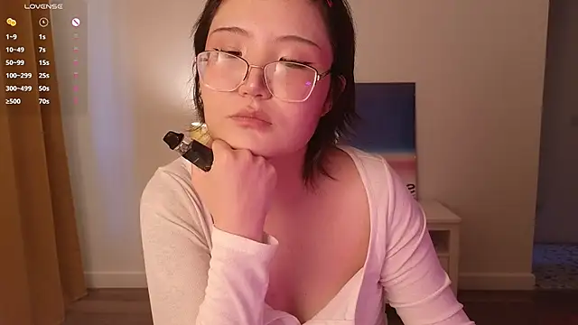 nullgirl online show from June 7, 2026, 2:50 am