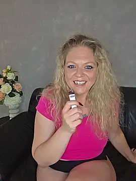 Snapshot of Anna-Lustig chatting on June 7, 2026, 9:58 am Anna-Lustig online show from June 7, 2026, 9:58 am