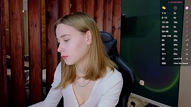 vickky shy online show from February 20, 2026, 6:43 pm