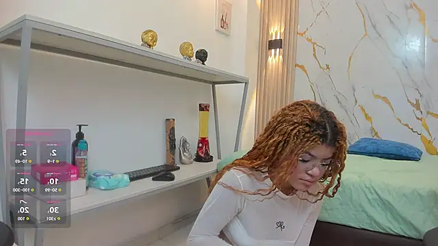 Snapshot of Zoey_Taylor07 chatting on May 30, 2026, 12:44 pm Zoey Taylor07 online show from May 30, 2026, 12:44 pm