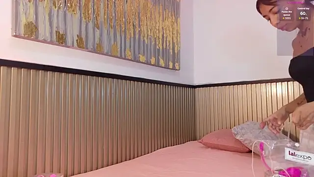 Scarlet Vixen  online show from February 25, 2026, 1:11 pm