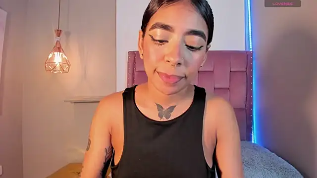 Scarlet Vixen  online show from April 15, 2026, 12:42 pm