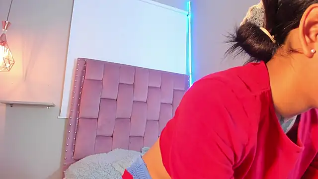 Scarlet Vixen  online show from March 11, 2026, 12:32 pm