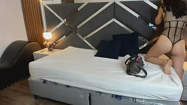 Ambarross  online show from March 5, 2026, 1:08 pm